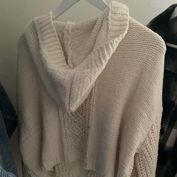 Cloudy Soft Large Knit Pullover Sweater with Hood - Picture 6 of 7